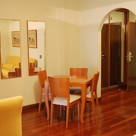 Hostal Los 5 Pinos Мадрид Экстерьер фото